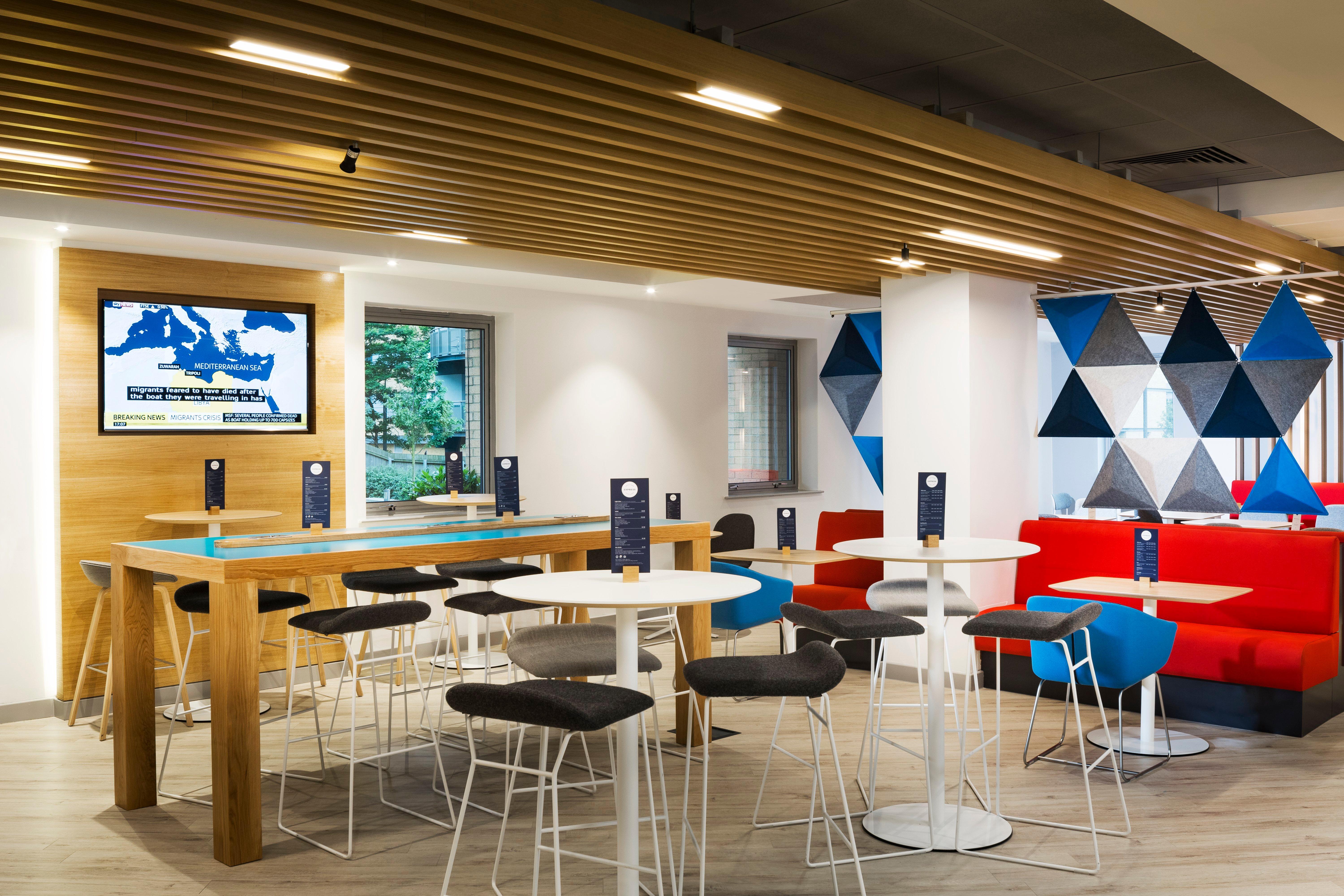 Holiday Inn Express Park Royal By Ihg London Ngoại thất bức ảnh