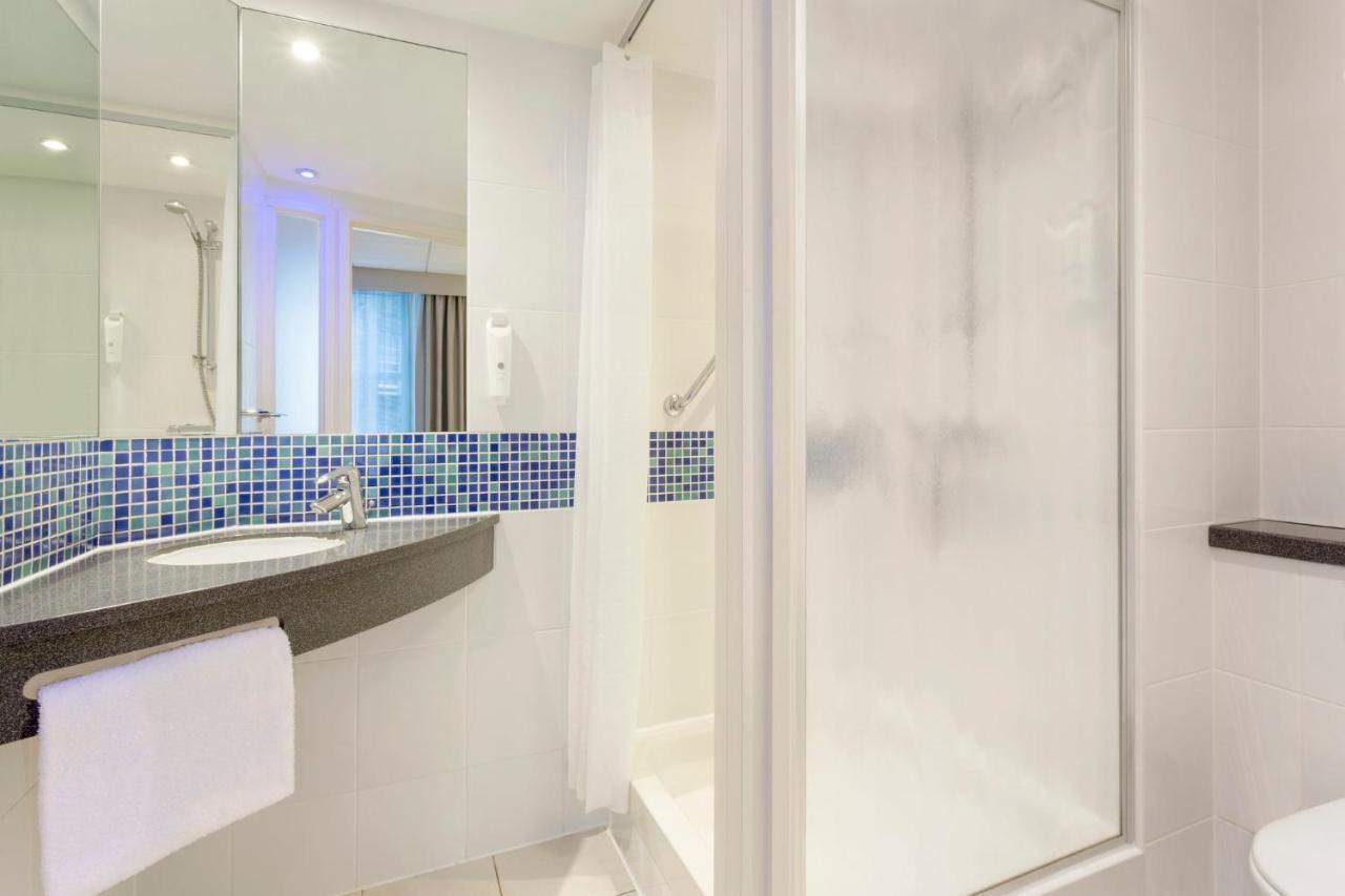Holiday Inn Express Park Royal By Ihg London Ngoại thất bức ảnh